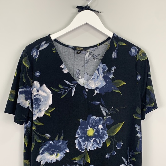 Christian Siriano Floral Knee Length Short Sleeve Summer Dress w Pleated Back - Picture 2 of 9